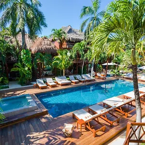 magic-blue-boutique-hotel.quintano-roohotels.com/
